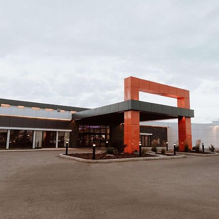 Coast Nisku Inn & Conference Centre Exterior photo