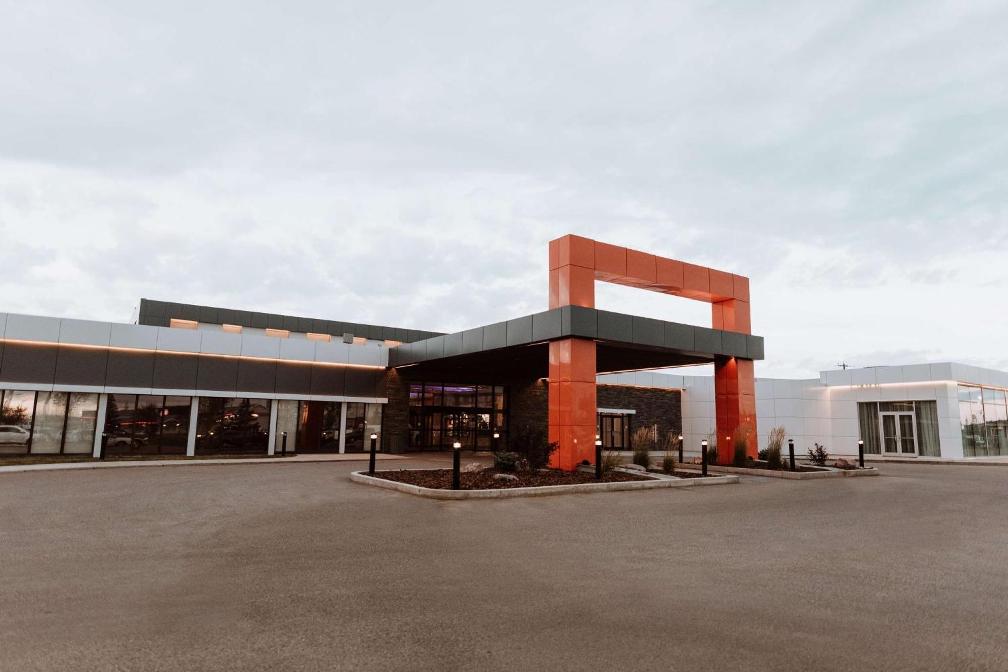 Coast Nisku Inn & Conference Centre Exterior photo